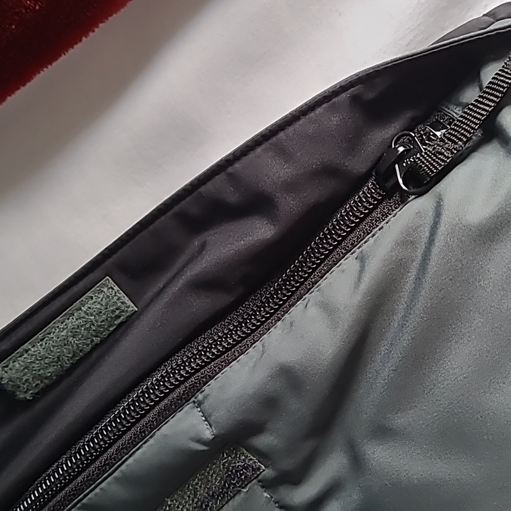 Columbia Black and Green Puffer Vest - Picture 11 of 12